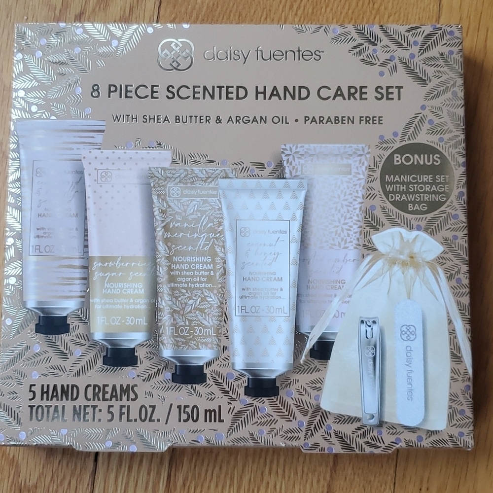 Daisy Fuentes 8pc. Hand Care Set NWB